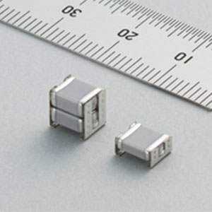 帶底座且雙層的村田貼片電容是啥？